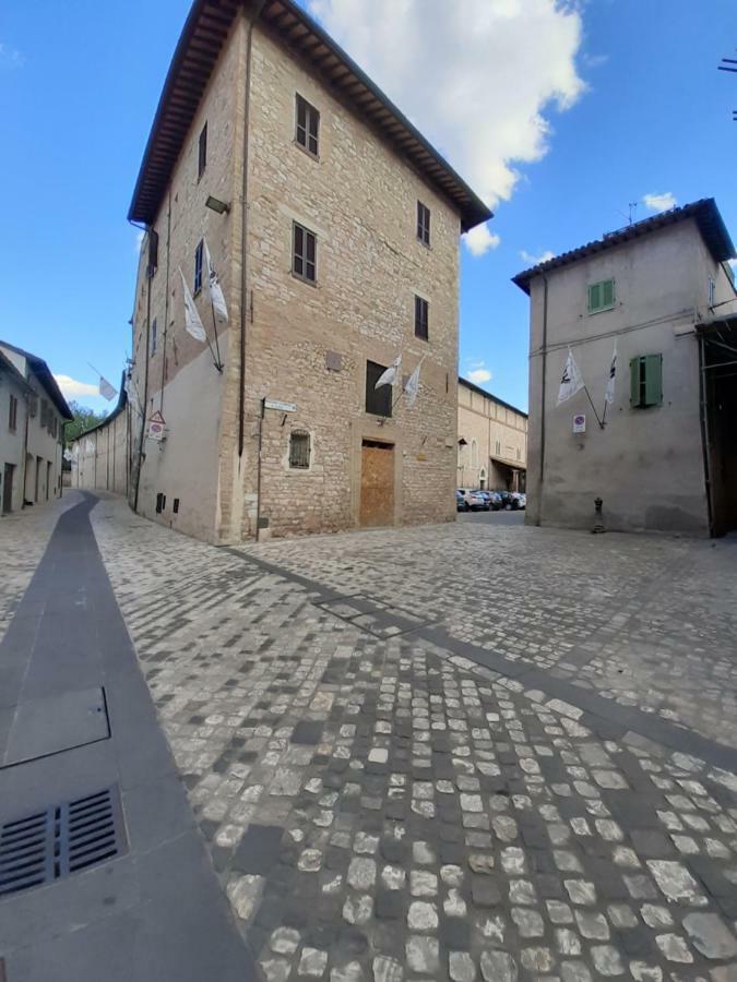 B&B La Casa Di Alice Фолиньо Экстерьер фото