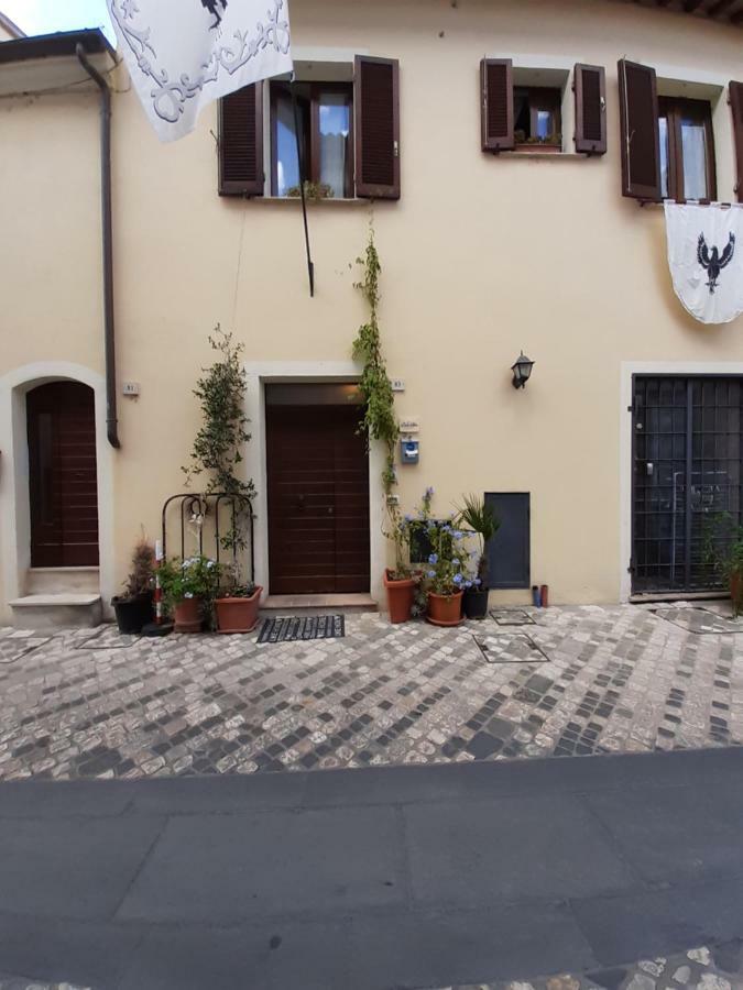 B&B La Casa Di Alice Фолиньо Экстерьер фото