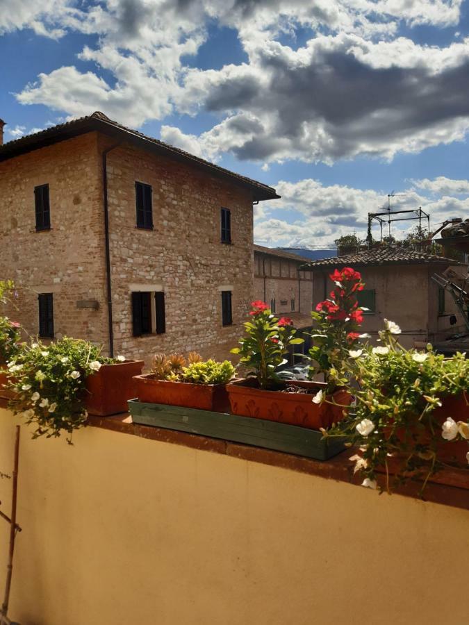 B&B La Casa Di Alice Фолиньо Экстерьер фото