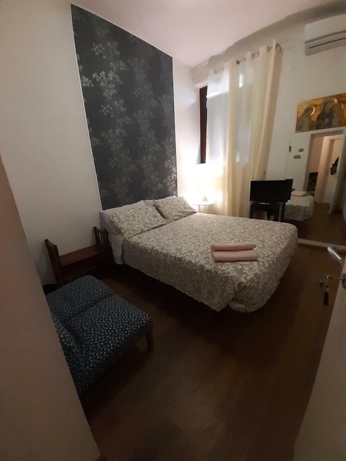 B&B La Casa Di Alice Фолиньо Экстерьер фото