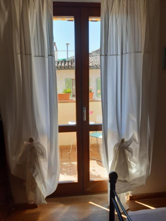B&B La Casa Di Alice Фолиньо Экстерьер фото